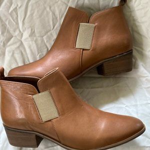 Classic Leather Middleton Boot, Size 10 (US) or 41 (EUR); New, Never Worn